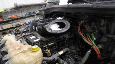 Freightliner Cascadia 126 Air Cleaner / Air Filter Housing