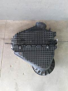 Freightliner Cascadia 126 Air Cleaner / Air Filter Housing
