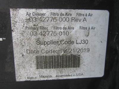 Freightliner Cascadia 126 Air Cleaner / Air Filter Housing