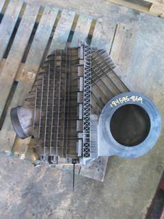Freightliner Cascadia 126 Air Cleaner / Air Filter Housing