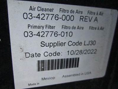 Freightliner Cascadia 126 Air Cleaner / Air Filter Housing