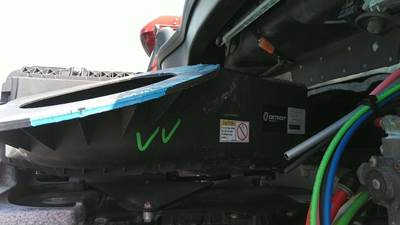 Freightliner Cascadia 126 Air Cleaner / Air Filter Housing