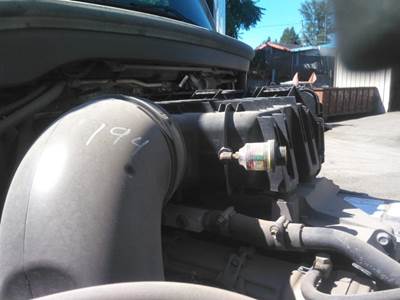 Freightliner Cascadia 126 Air Cleaner / Air Filter Housing