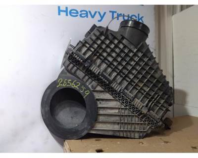Freightliner Cascadia 126 Air Cleaner / Air Filter Housing