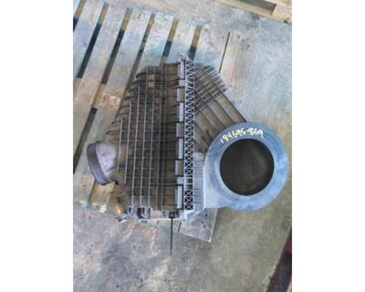 Freightliner Cascadia 126 Air Cleaner / Air Filter Housing
