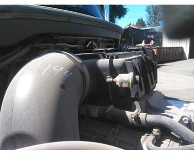 Freightliner Cascadia 126 Air Cleaner / Air Filter Housing