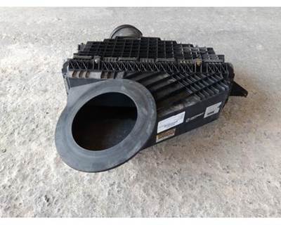 Freightliner Cascadia 126 Air Cleaner / Air Filter Housing