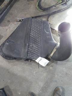 Freightliner Air Cleaner / Air Filter Housing for a Freightliner CASCADIA 113