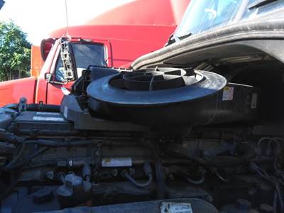 Freightliner Cascadia Evolution Air Cleaner / Air Filter Housing