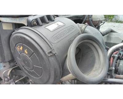 Freightliner Century Class 120 Right Air Cleaner / Air Filter Housing for a Freightliner CENTURY 120