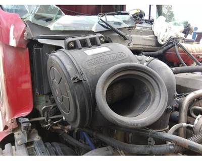 Freightliner Century Class 120 Right Air Cleaner / Air Filter Housing for a Freightliner CENTURY 120