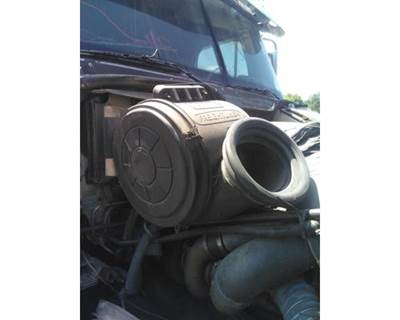 Freightliner Columbia 112 Right Air Cleaner / Air Filter Housing
