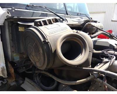 Freightliner Columbia 120 Right Air Cleaner / Air Filter Housing