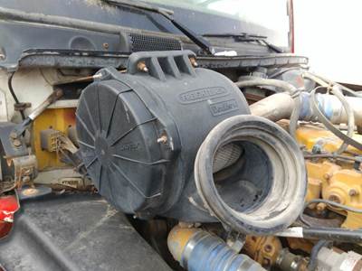 Freightliner FL112 Air Cleaner / Air Filter Housing