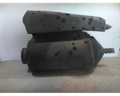 Freightliner FL60 Air Cleaner / Air Filter Housing
