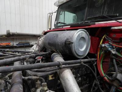 Freightliner FLD112 Air Cleaner / Air Filter Housing