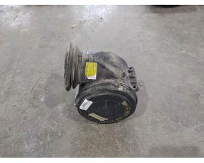 Freightliner FLD112 Air Cleaner / Air Filter Housing