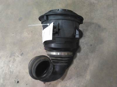 Freightliner M2 106 Air Cleaner / Air Filter Housing