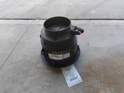Freightliner M2 106 Air Cleaner / Air Filter Housing