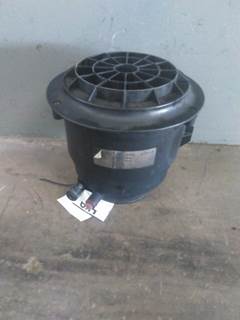 Freightliner M2 106 Air Cleaner / Air Filter Housing