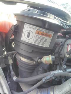 Freightliner M2 106 Air Cleaner / Air Filter Housing