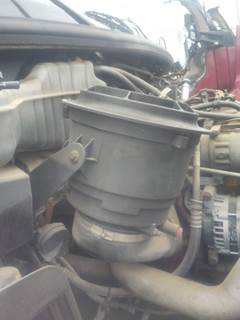Freightliner M2 106 Air Cleaner / Air Filter Housing