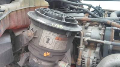 Freightliner M2 106 Air Cleaner / Air Filter Housing