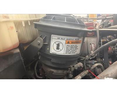 Freightliner M2 106 Air Cleaner / Air Filter Housing