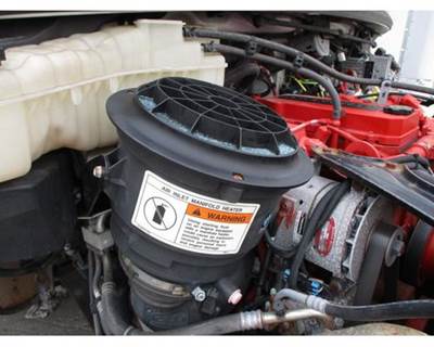 Freightliner M2 106 Air Cleaner / Air Filter Housing