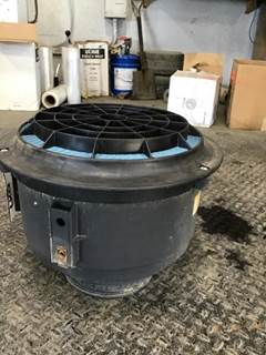 Freightliner M2 112 Air Cleaner / Air Filter Housing