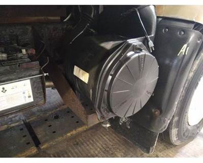 GMC T7500 Air Cleaner / Air Filter Housing