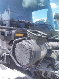 Hino 268 Air Cleaner / Air Filter Housing