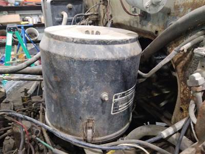 International 1723 Air Cleaner / Air Filter Housing