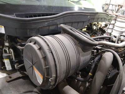 International 4300 Right Air Cleaner / Air Filter Housing