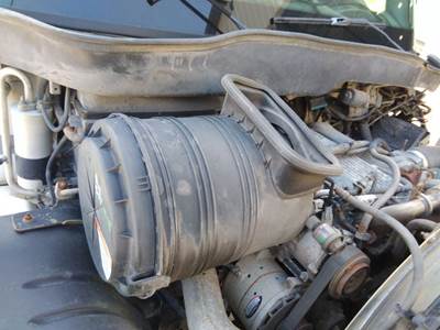 International 4300 Air Cleaner / Air Filter Housing