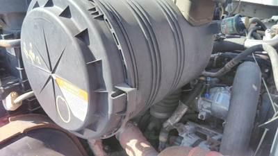 International 4400 Air Cleaner / Air Filter Housing