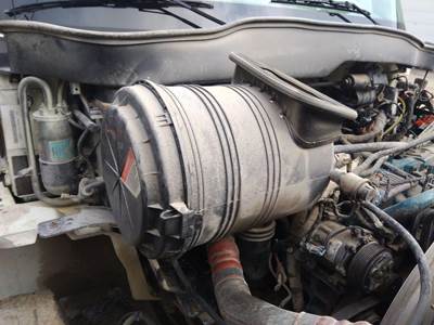 International 4400 Air Cleaner / Air Filter Housing