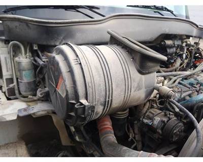 International 4400 Air Cleaner / Air Filter Housing