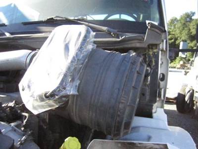 International 8600 Left Air Cleaner / Air Filter Housing