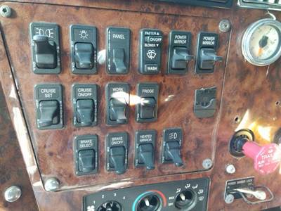 International 9200i Air Cleaner / Air Filter Housing