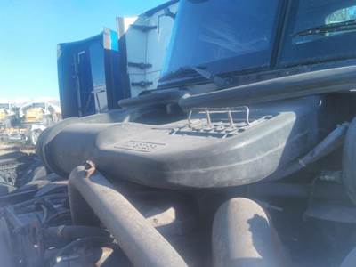 International 9200i Right Air Cleaner / Air Filter Housing