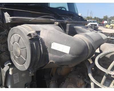 International 9200i Air Cleaner / Air Filter Housing