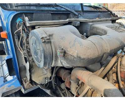 International 9200i Right Air Cleaner / Air Filter Housing