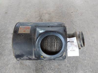 International 9400 Air Cleaner / Air Filter Housing