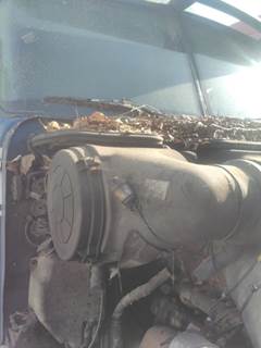 International 9400i Air Cleaner / Air Filter Housing