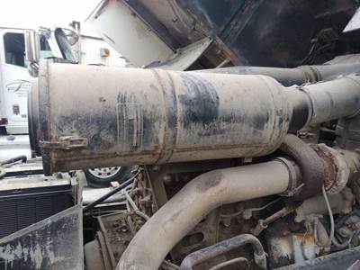 International 9670 Air Cleaner / Air Filter Housing