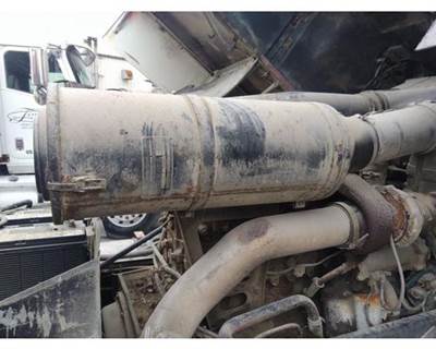 International 9670 Air Cleaner / Air Filter Housing