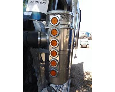 International 9900i Left Air Cleaner / Air Filter Housing