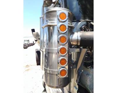 International 9900i Right Air Cleaner / Air Filter Housing