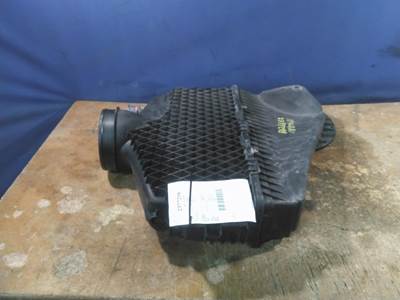 International LT Air Cleaner / Air Filter Housing